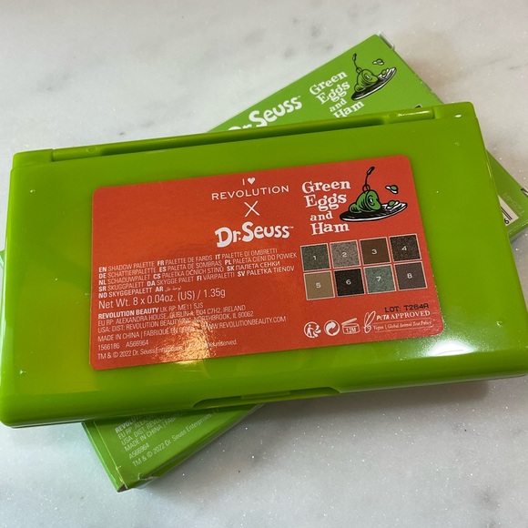💕Dr Seuss x Revolution Green Eggs and Ham Eyeshadow Palette - Picture 6 of 6